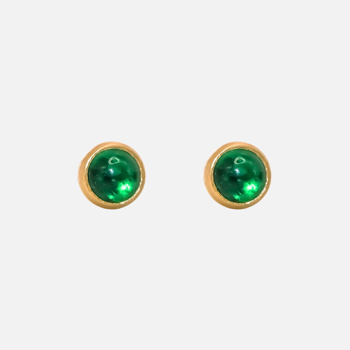 Sedona Cabochon Emerald Studs in 20K Peach Gold - 5mm – Reinstein Ross
