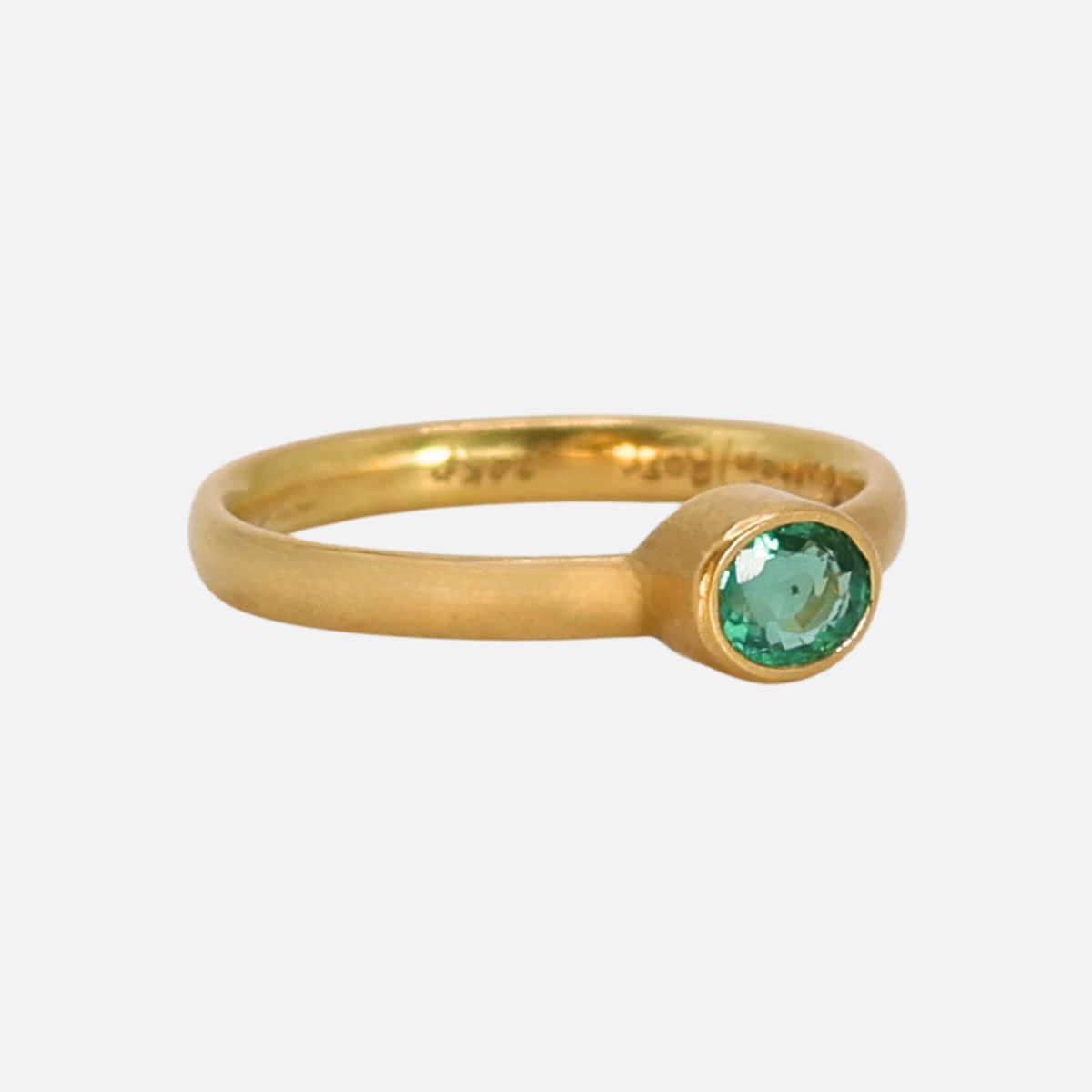 e.m. ゴールド 3ストーンリング Sonoma Mini Oval Green Sapphire Ring in 20K Peach Gold – Reinstein