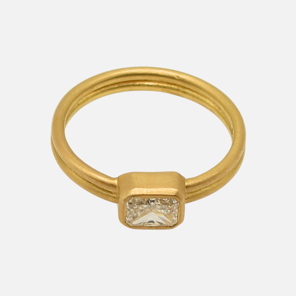 Dyan Rectangular Radiant-Cut Diamond Ring in 20K Peach Gold