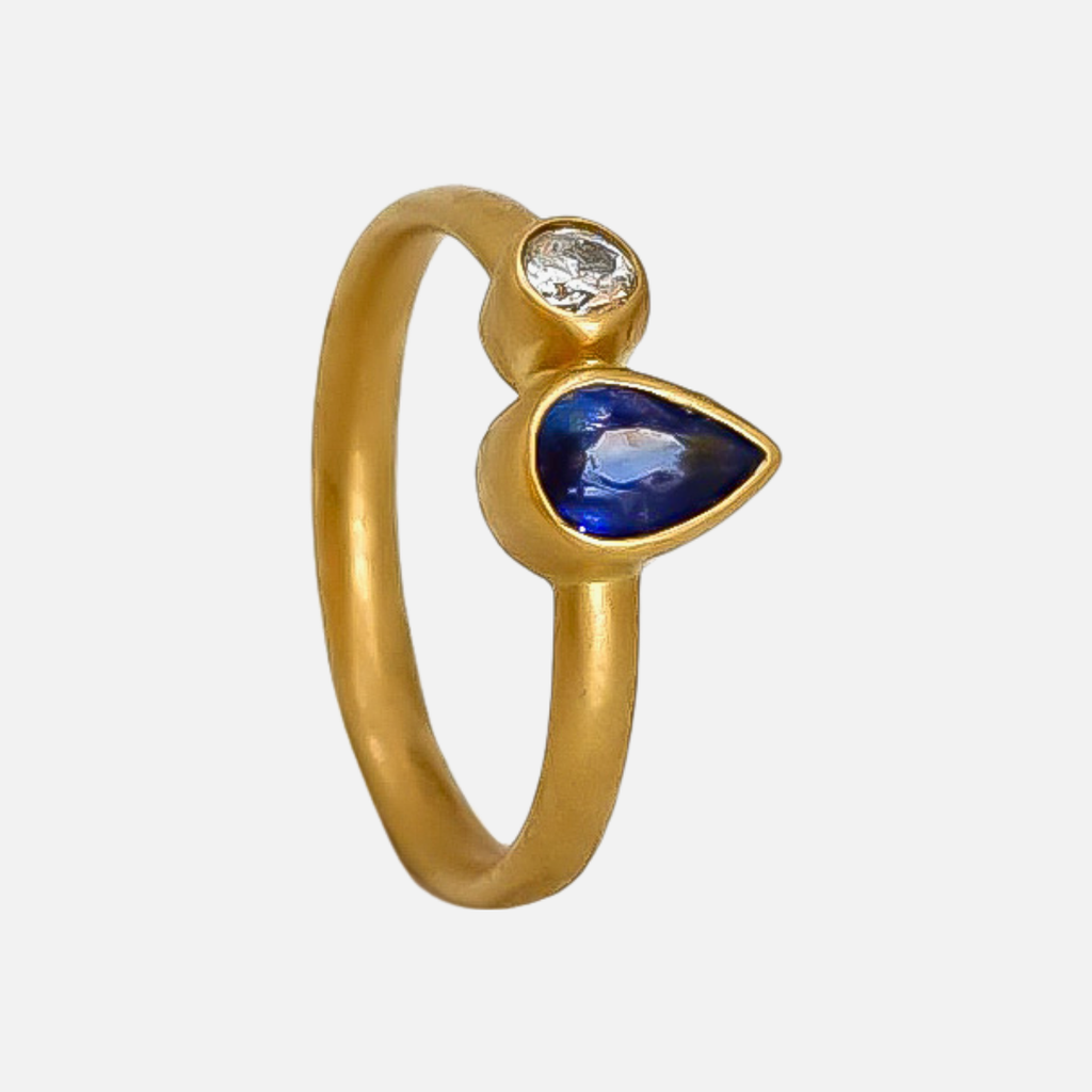 Sonoma Mini Toi Moi Pear Blue Sapphire and Diamond Ring in 20K Peach Gold