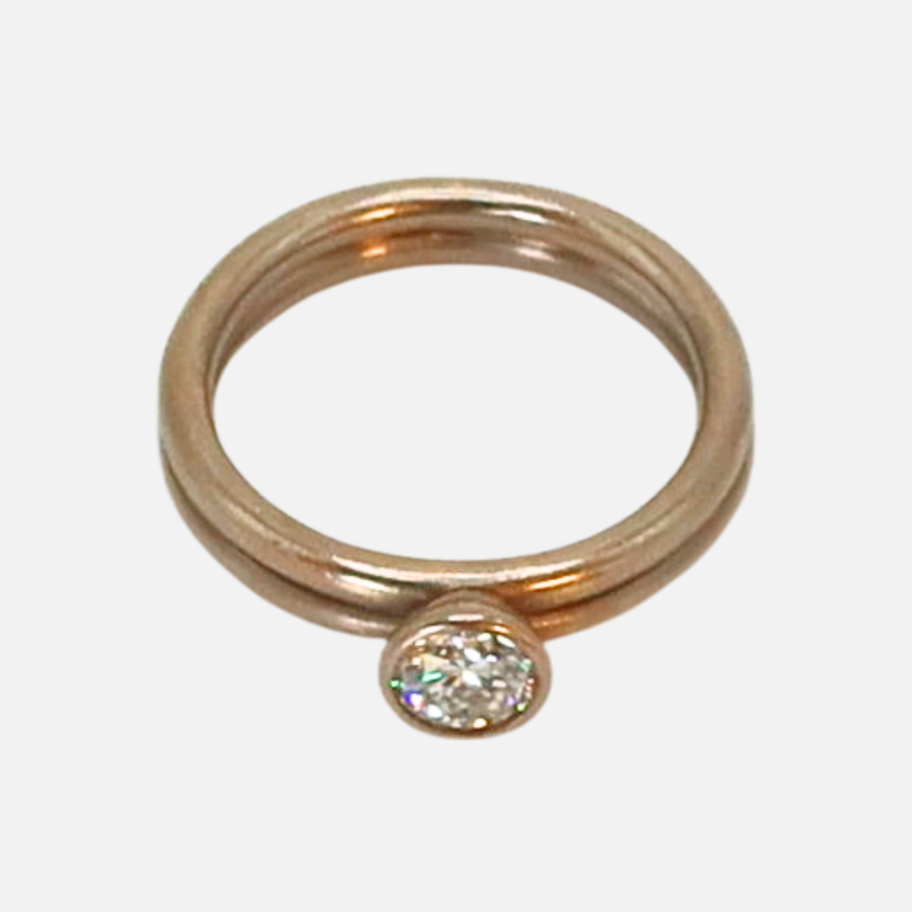 Leslie Round Diamond Ring in 18K Alpine Gold- 4mm