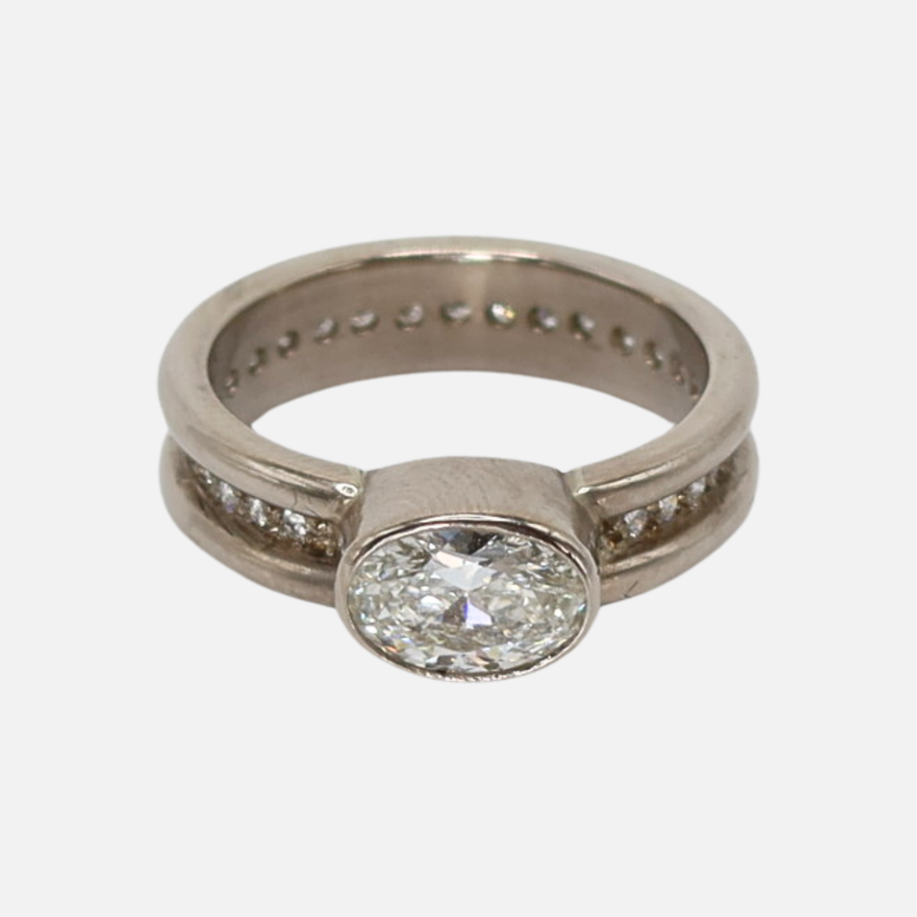 Shimmer Oval Diamond Ring in 18K Alpine Gold