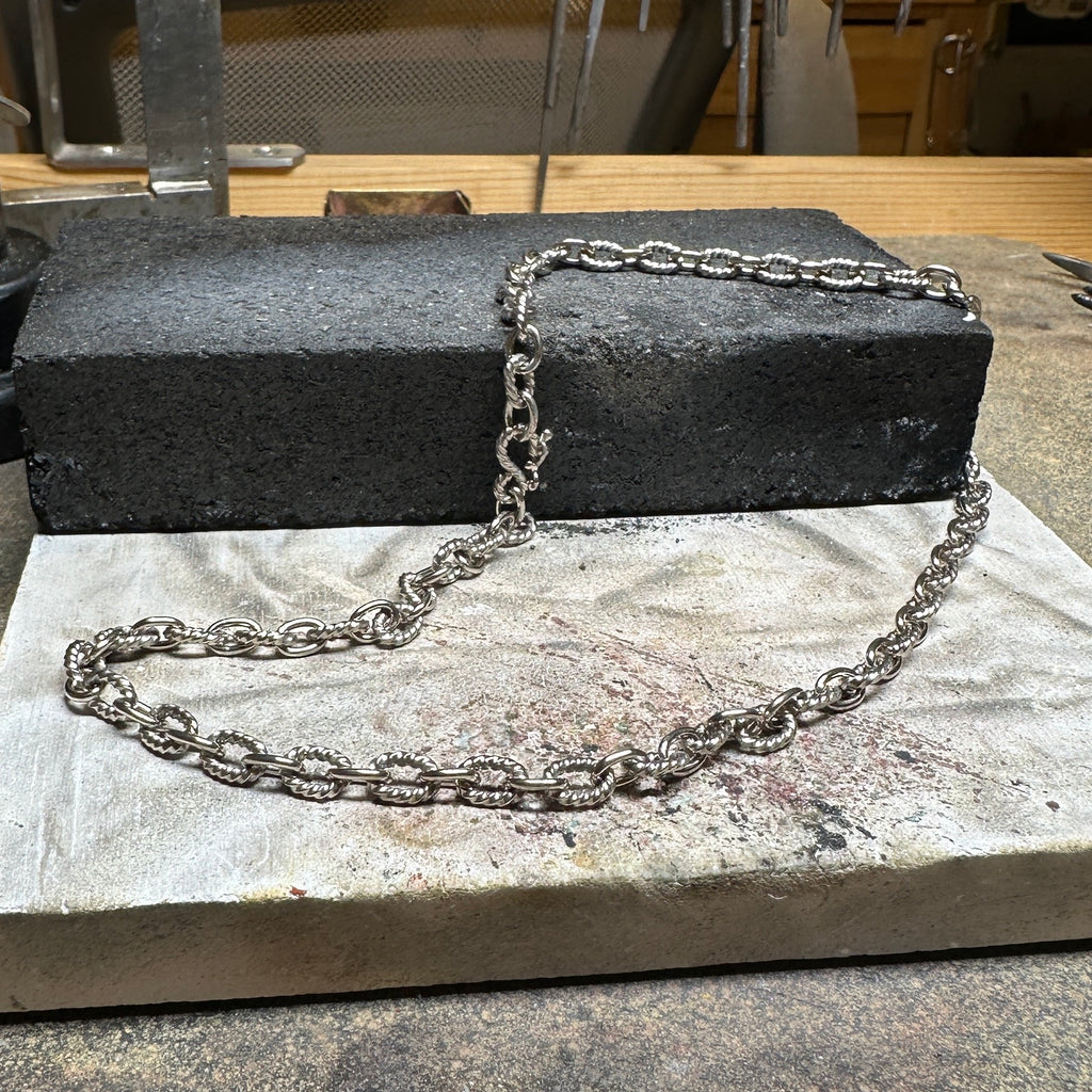 Ashley Alternating Twist Chain Necklace in 18K Alpine Gold