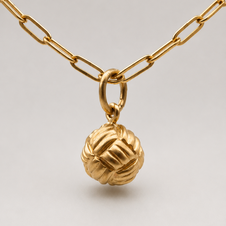 Andrea’s Knot Small Pendant in 18K Yellow Gold- 13mm