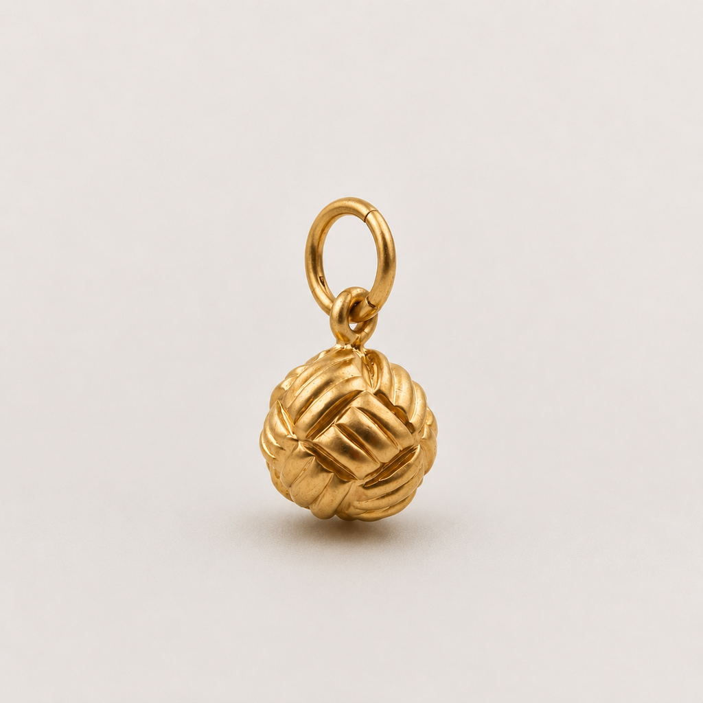 Andrea’s Knot Small Pendant in 18K Yellow Gold- 13mm
