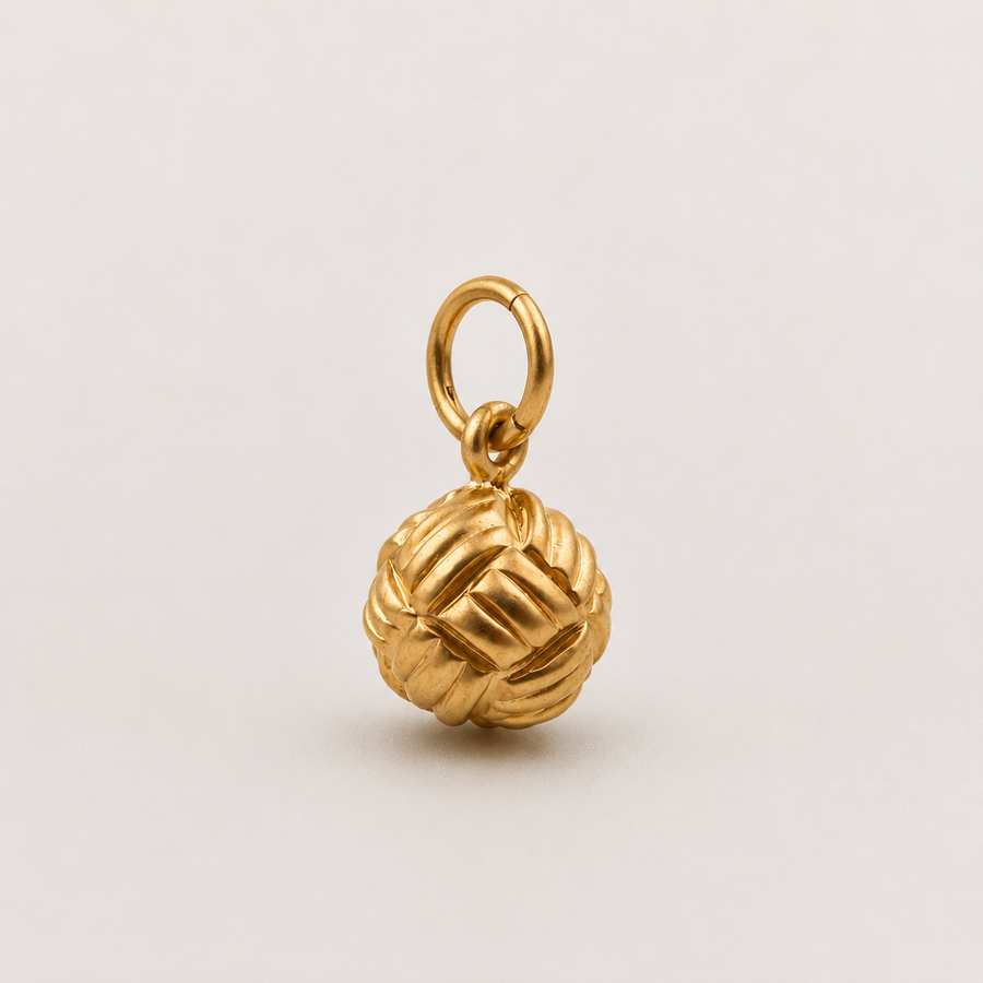 Andrea’s Knot Small Pendant in 18K Yellow Gold- 13mm