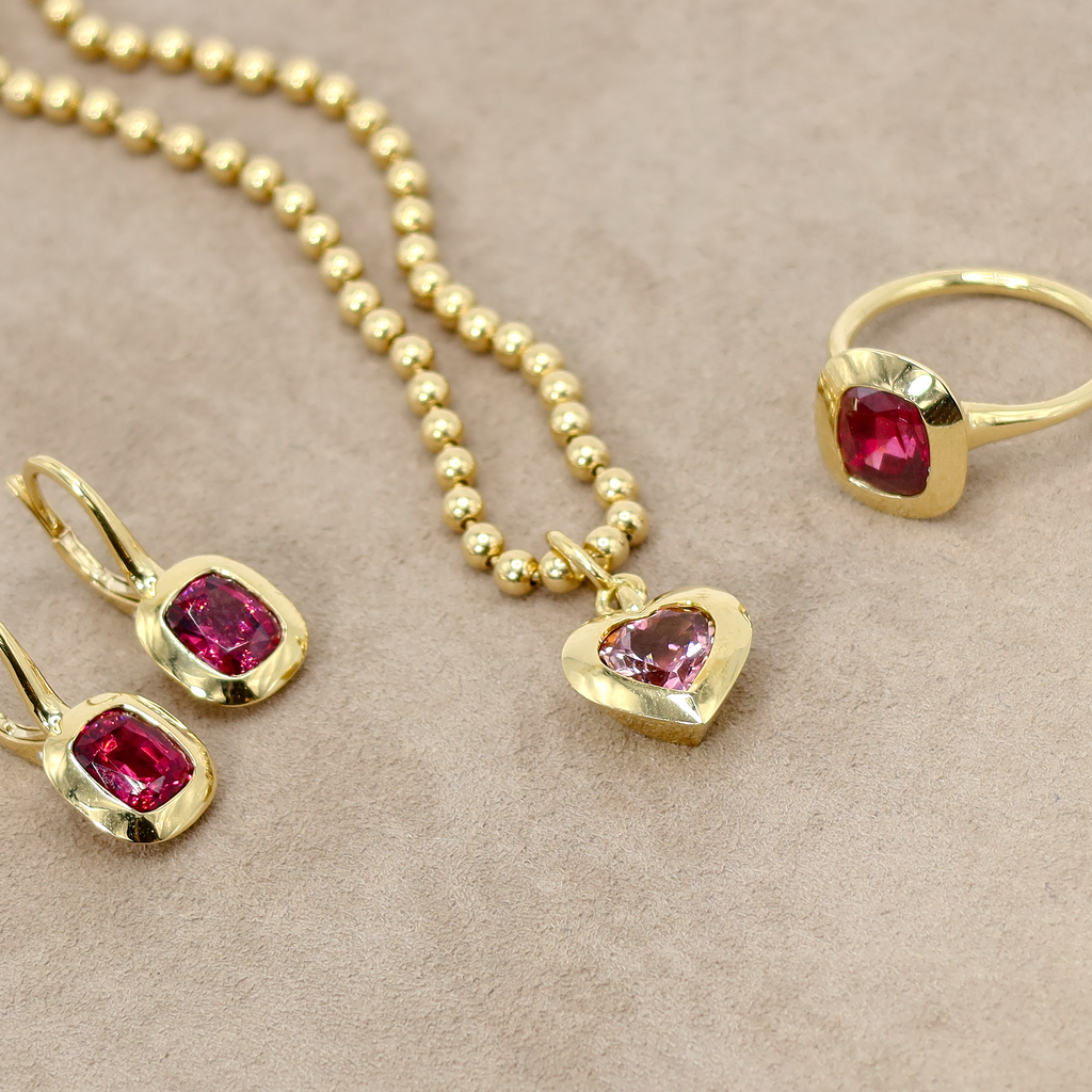 Duomo Dark Pink Tourmaline Ring in 18K Yellow Gold