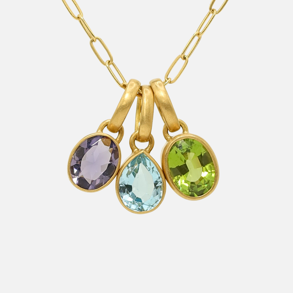 Sonoma Oval Peridot Pendant in 20K Peach Gold