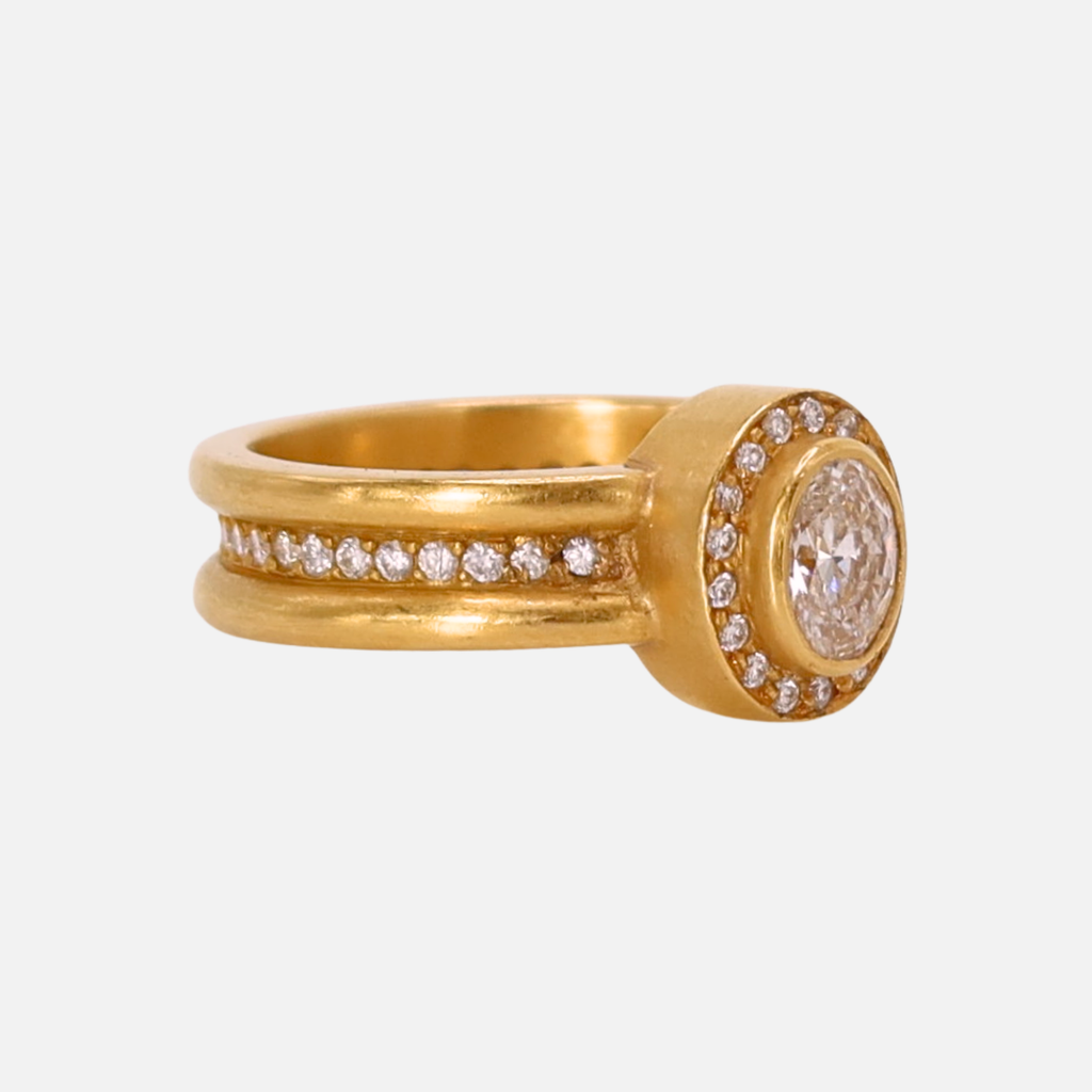 Shimmer Sahara Oval Diamond Ring in 22K Apricot Gold