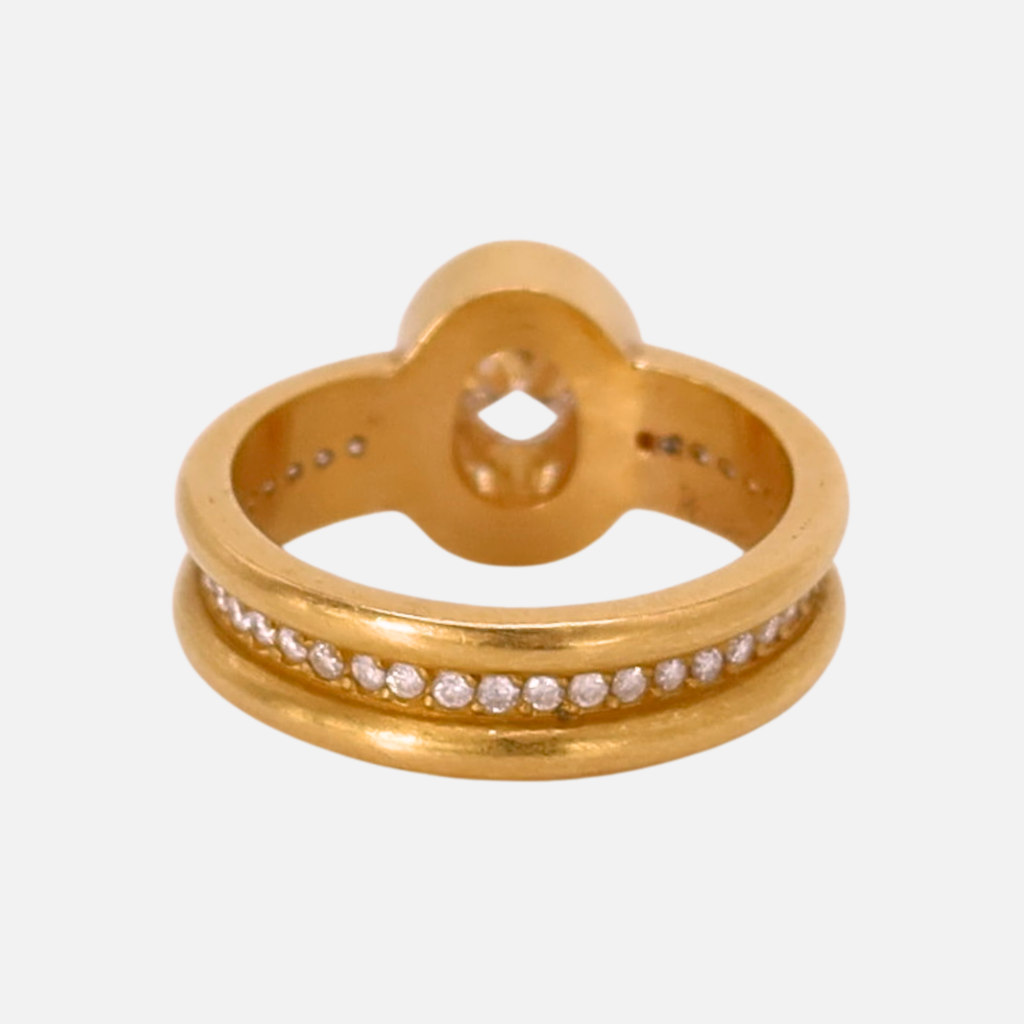Shimmer Sahara Oval Diamond Ring in 22K Apricot Gold
