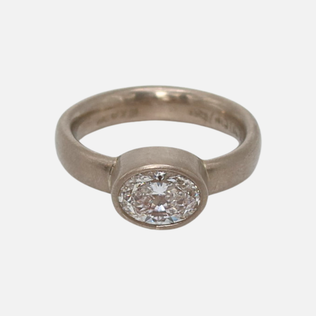 Sonoma Oval Diamond Ring in 18K Alpine Gold