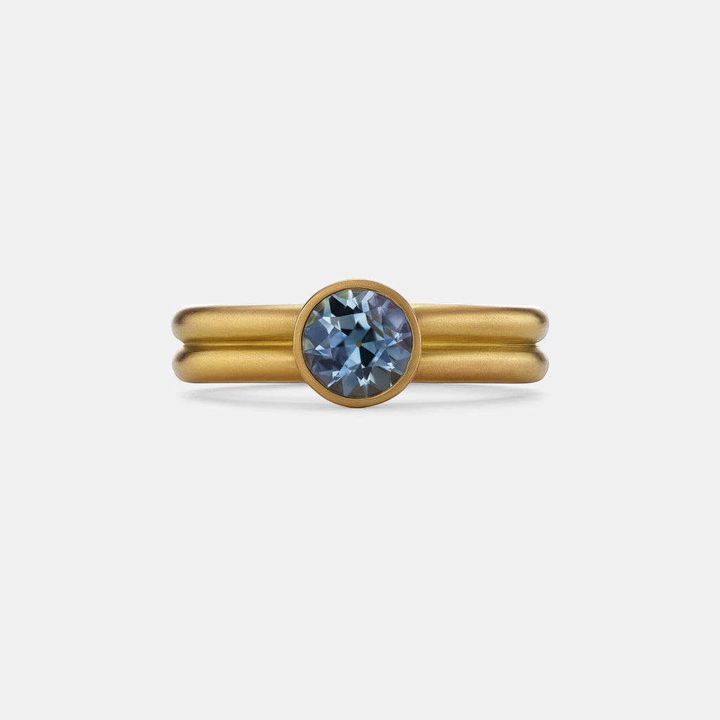 Leslie Round Montana Sapphire Ring in 20K Peach Gold- 4mm