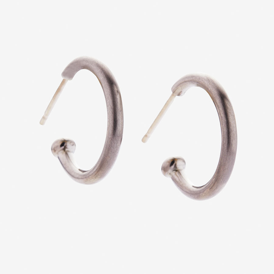Classic Regular Hoops in 18K Alpine Gold