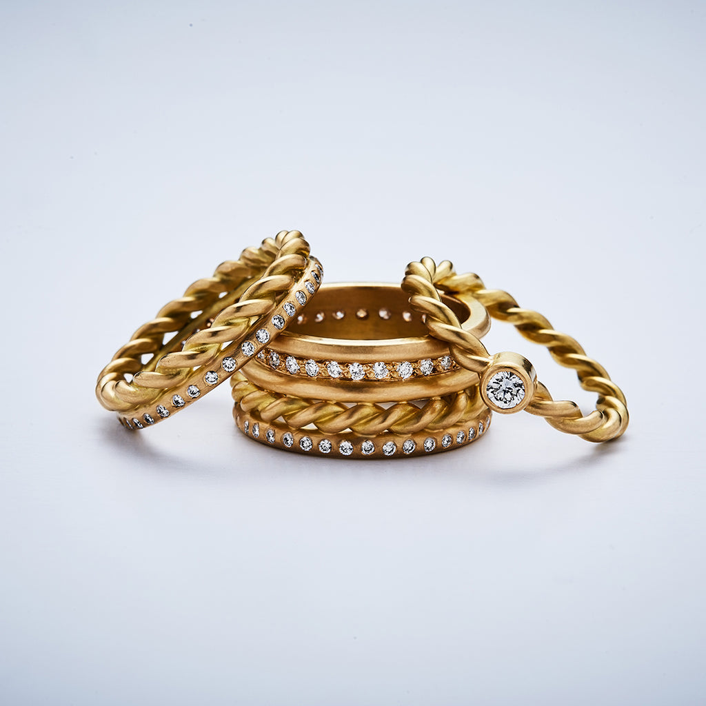 Ashley Grand Twist Diamond Ring in 20K Peach Gold