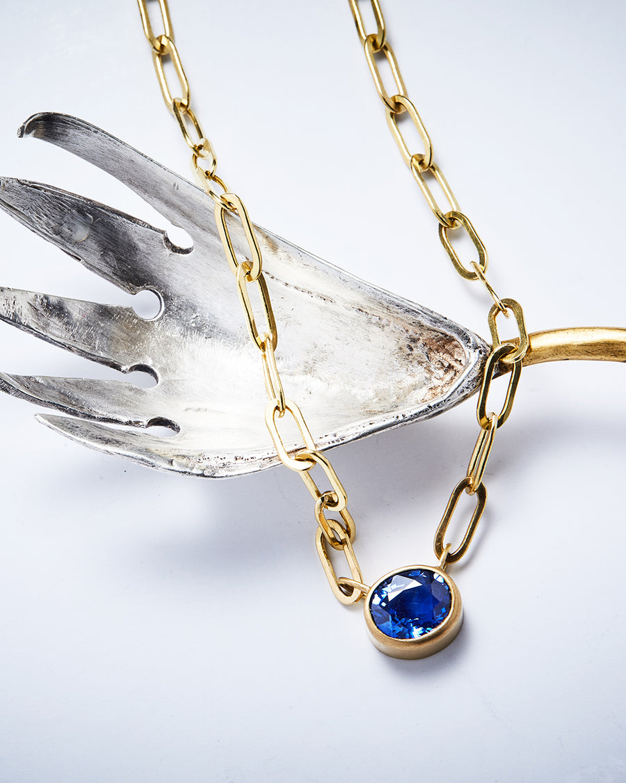 Danika 0.75 Carat Natural Blue Sapphire Oval Pendant – Avani Jewelry