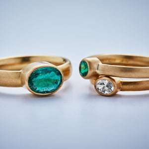 Sonoma Mini Round Emerald Ring in 20K Peach Gold Reinstein Ross Goldsmiths