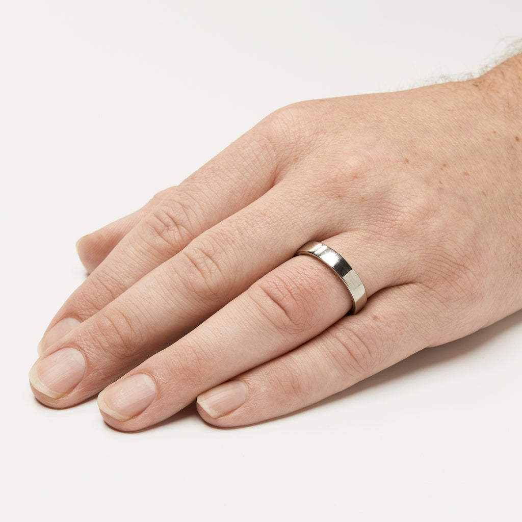 Half Moon Band in 18K Alpine Gold- 4mm