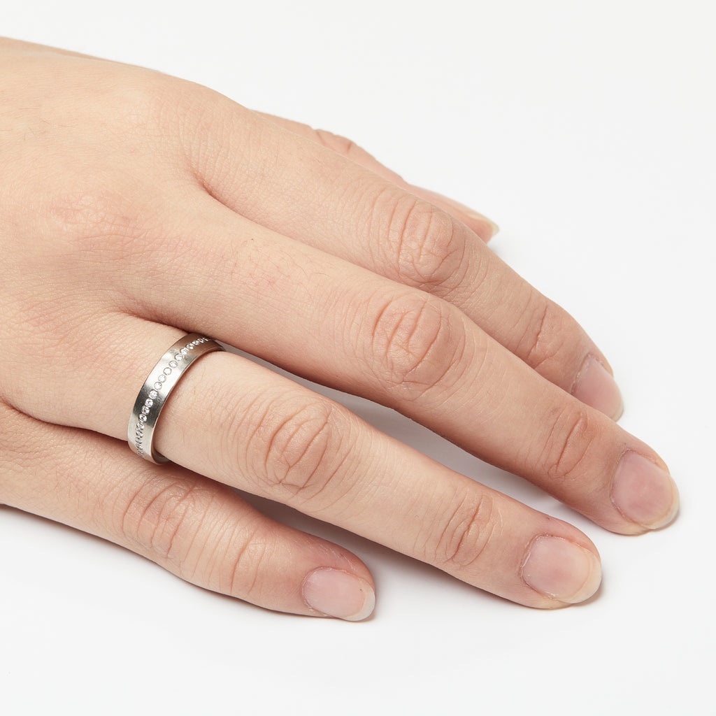 Half Moon "Meridian" Diamond Band in 18K Alpine Gold- 4mm